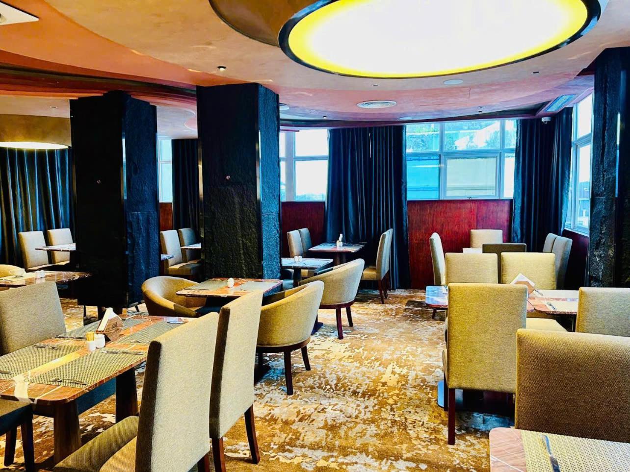 Kin Hotel Ly Tu Trong Хошимин Экстерьер фото